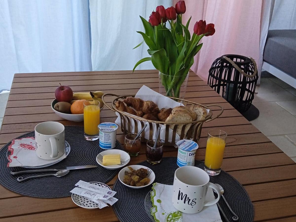 Les Terrasses Des Anthenors Bed and Breakfast Ensues-la-Redonne Exteriör bild