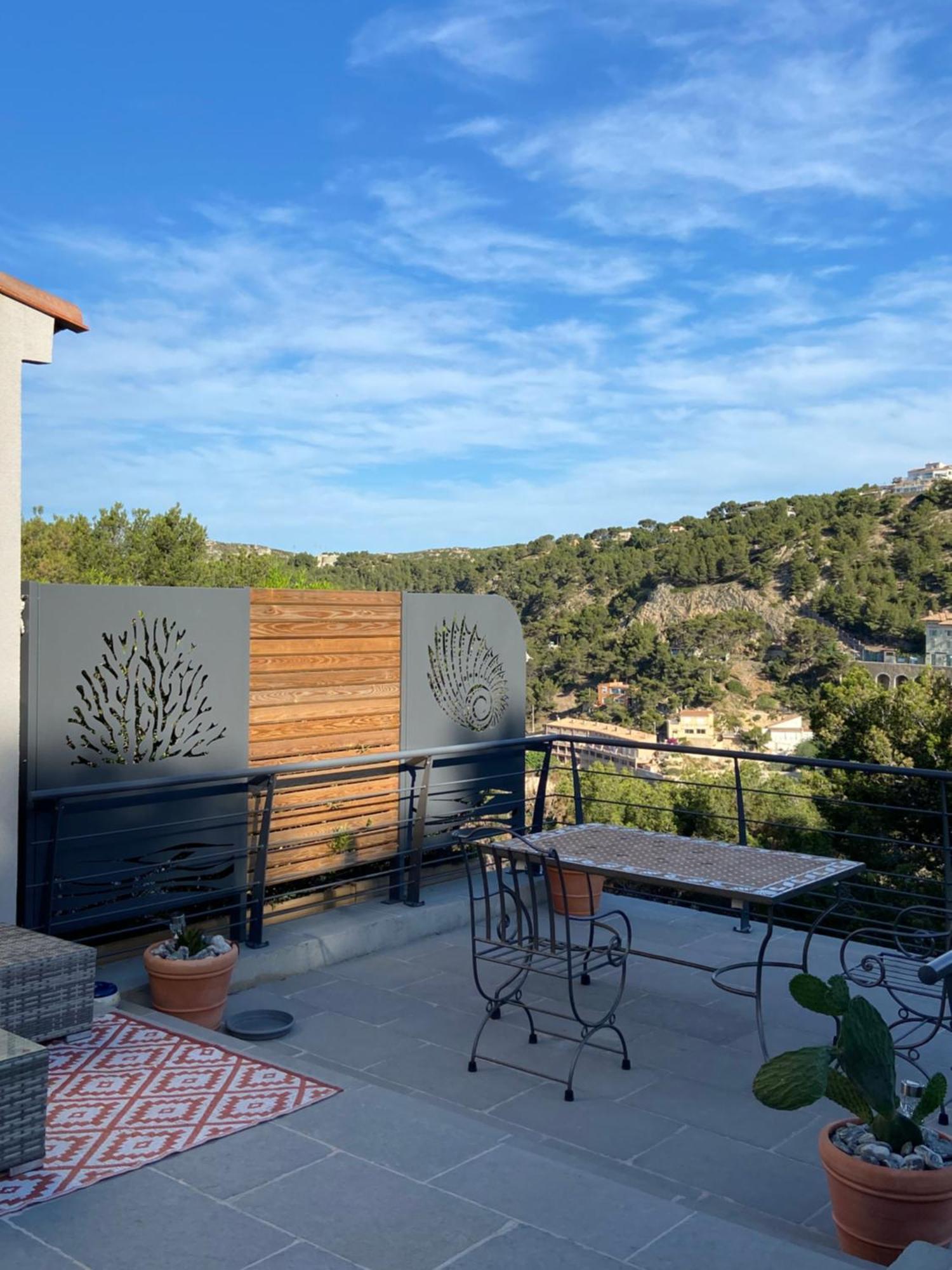 Les Terrasses Des Anthenors Bed and Breakfast Ensues-la-Redonne Exteriör bild