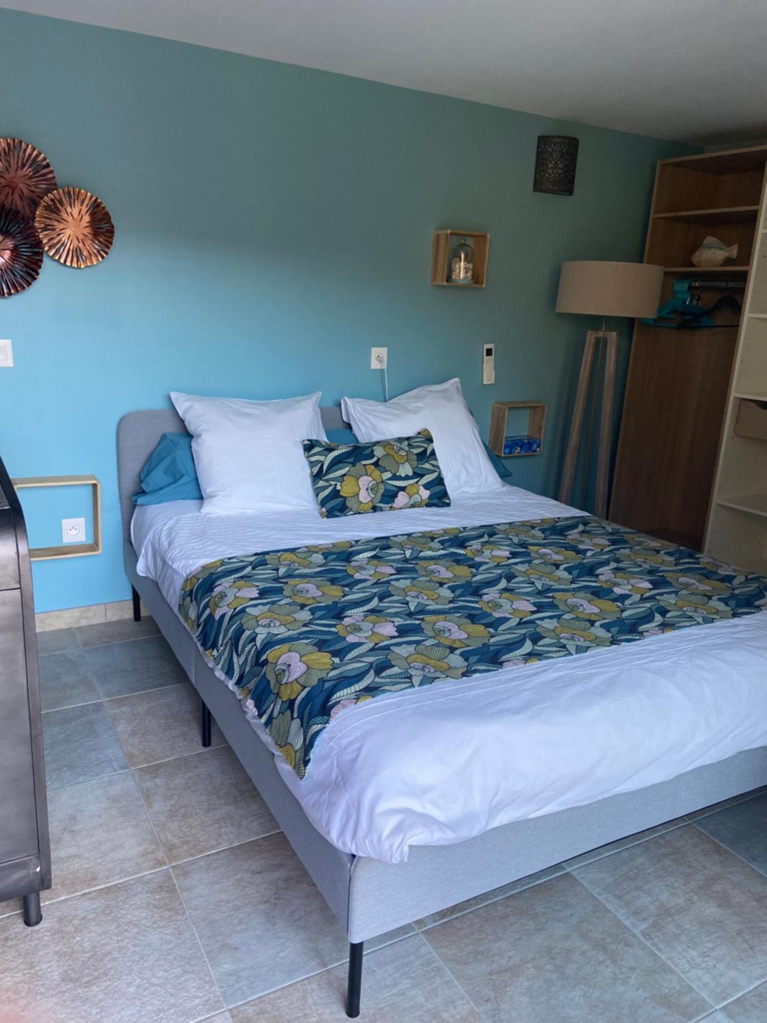 Les Terrasses Des Anthenors Bed and Breakfast Ensues-la-Redonne Exteriör bild